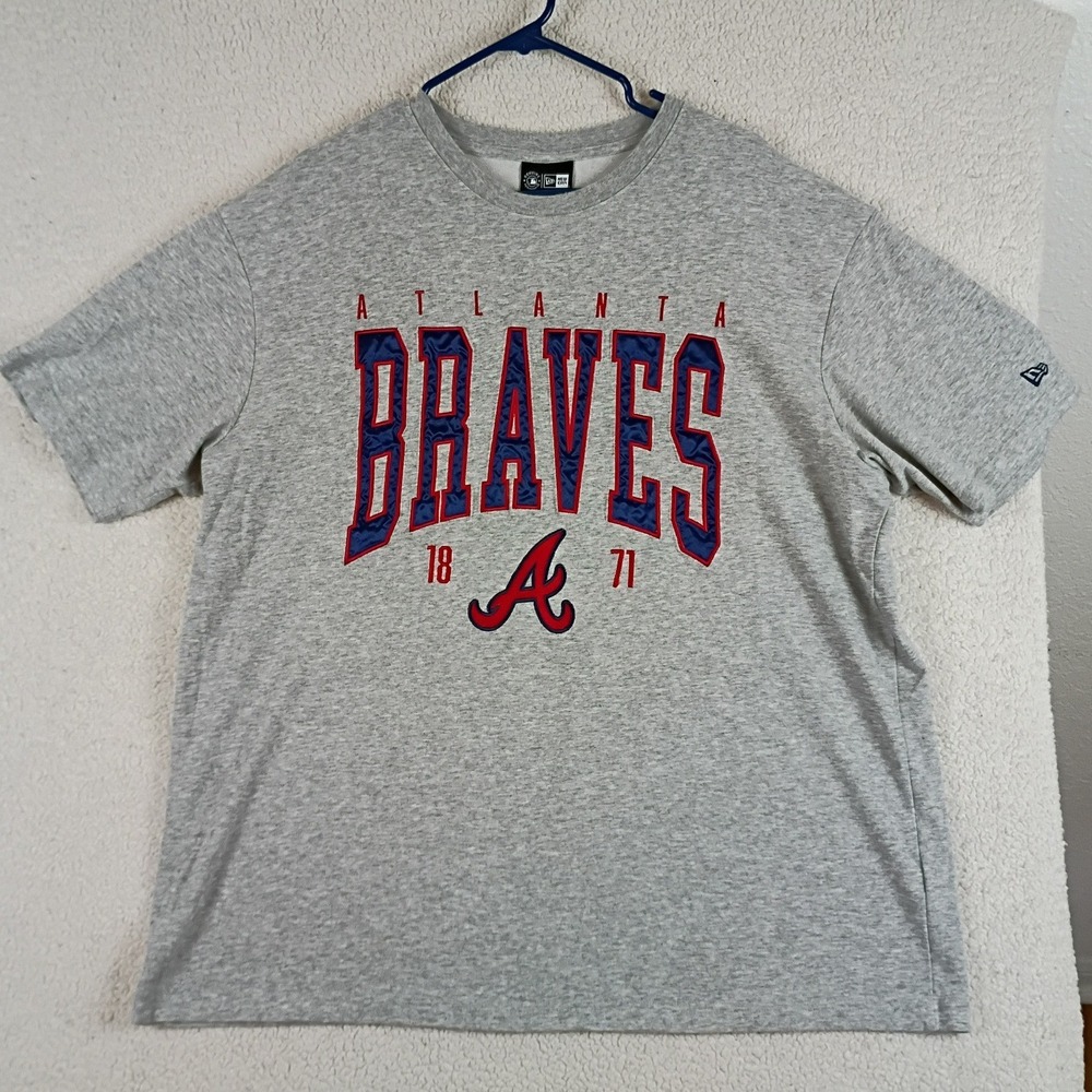 New Era Atlanta Braves Graphic Patched T-Shirt Mens XL Gray MLB Baseball Fan Tee